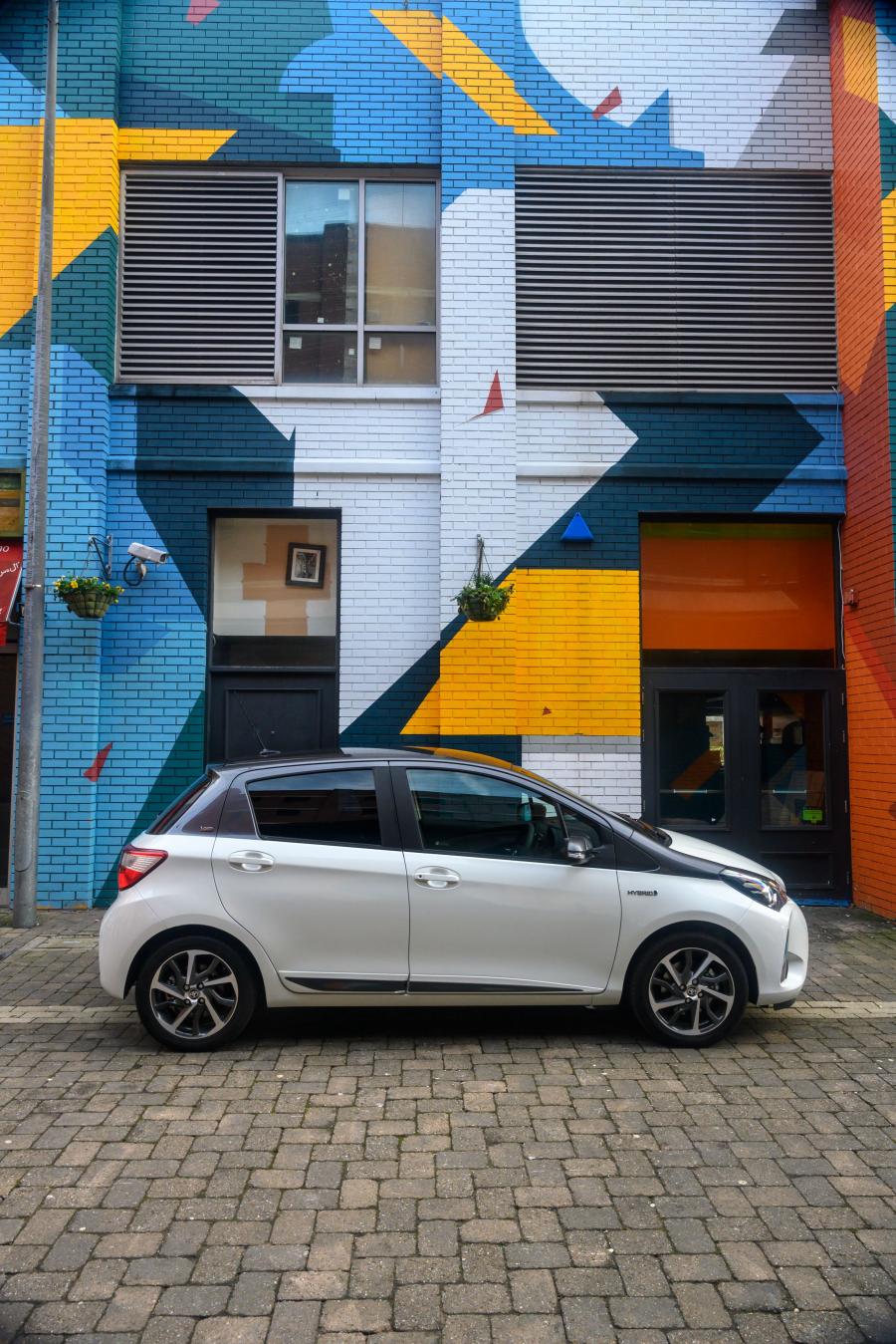  Toyota Yaris Hybrid Y20 2019 года  (UK) (фото 11 из 38)